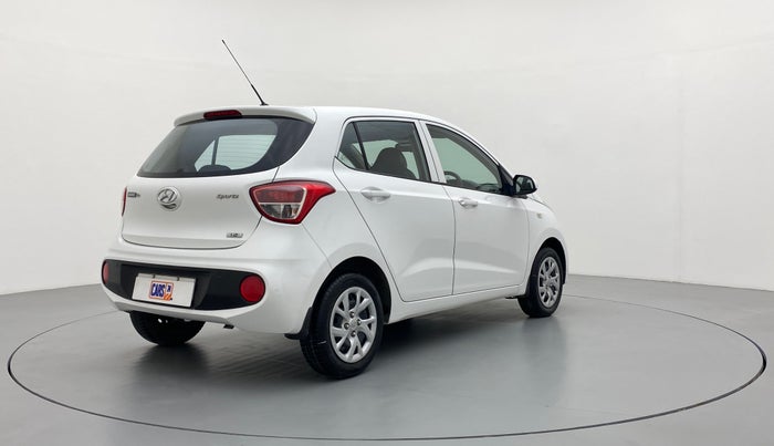 2017 Hyundai Grand i10 SPORTZ 1.2 KAPPA VTVT, Petrol, Manual, 13,765 km, Right Back Diagonal