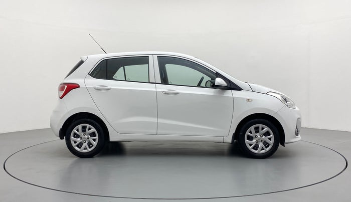2017 Hyundai Grand i10 SPORTZ 1.2 KAPPA VTVT, Petrol, Manual, 13,765 km, Right Side View