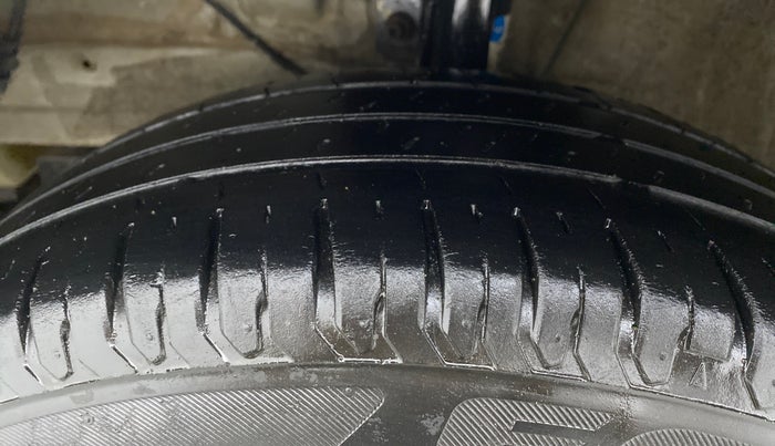 2021 Maruti Ertiga VXI CNG, CNG, Manual, 55,099 km, Left Front Tyre Tread