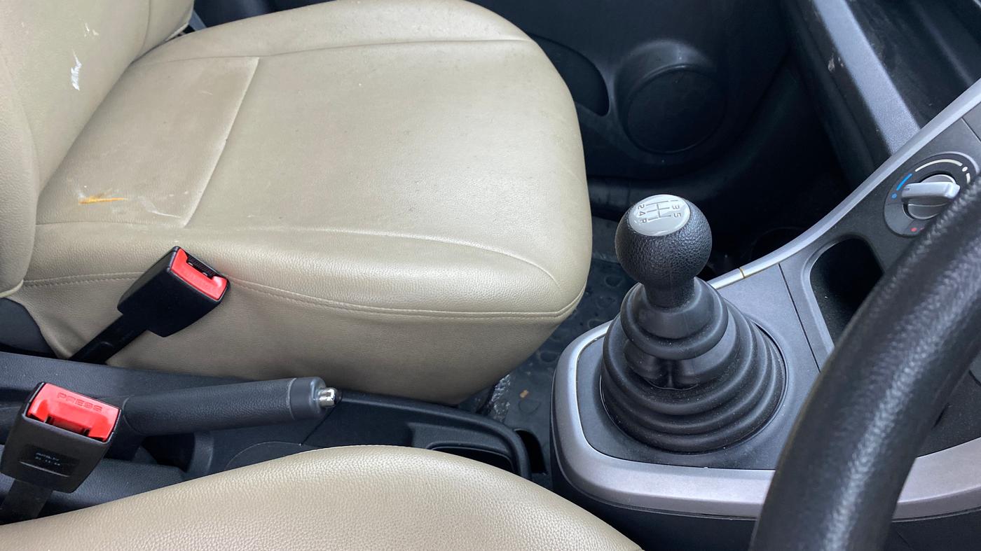 2014 Maruti Ritz ZXI, Petrol, Manual, 27,746 km, Gear Lever