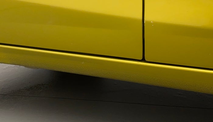 2016 Maruti Celerio VXI AMT, Petrol, Automatic, 88,890 km, Right running board - Slightly dented