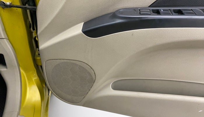 2016 Maruti Celerio VXI AMT, Petrol, Automatic, 88,890 km, Infotainment system - Front speakers missing / not working