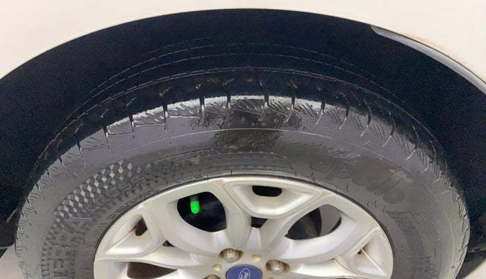 2014 Ford Ecosport TITANIUM 1.5L PETROL, Petrol, Manual, 1,18,915 km, Left Rear Tyre Tread