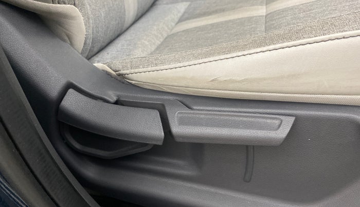 2020 Hyundai GRAND I10 NIOS SPORTZ AMT 1.2 KAPPA VTVT, Petrol, Automatic, 34,652 km, Driver Side Adjustment Panel