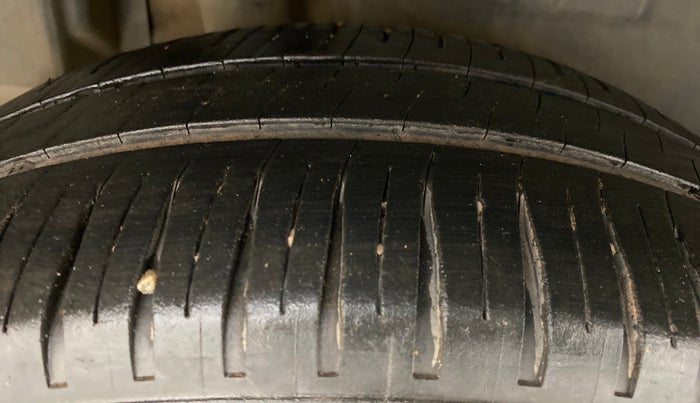 2017 Maruti Dzire ZXI Plus AMT, Petrol, Automatic, 93,533 km, Right Rear Tyre Tread