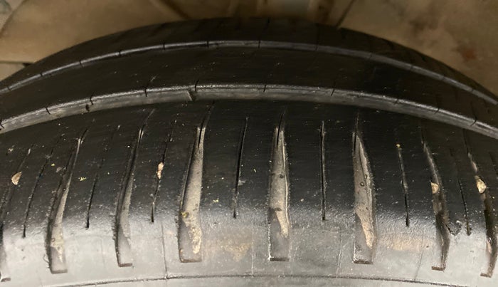 2017 Maruti Dzire ZXI Plus AMT, Petrol, Automatic, 93,533 km, Left Front Tyre Tread