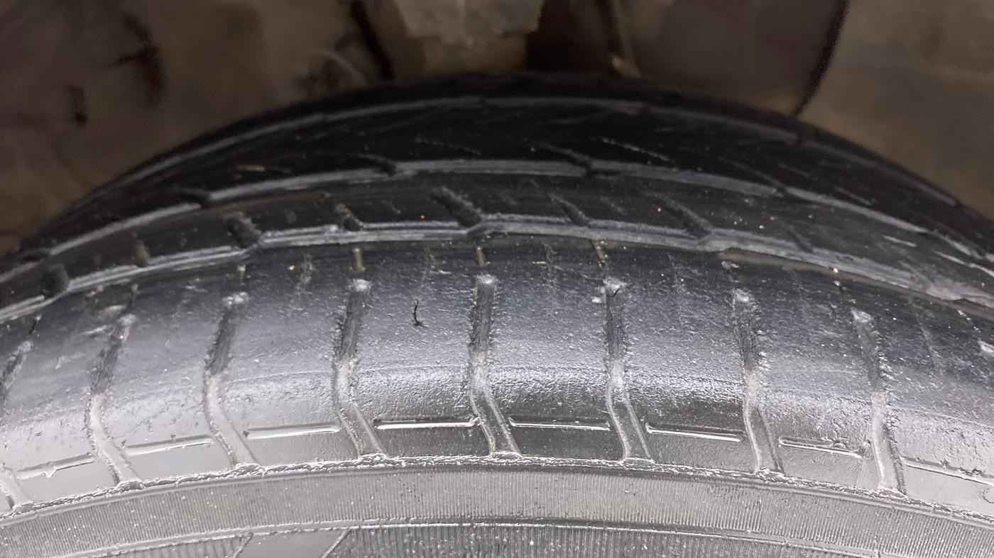 2016 Hyundai Elite i20 ASTA 1.2 (O), Petrol, Manual, 51,903 km, Right Front Tyre Tread