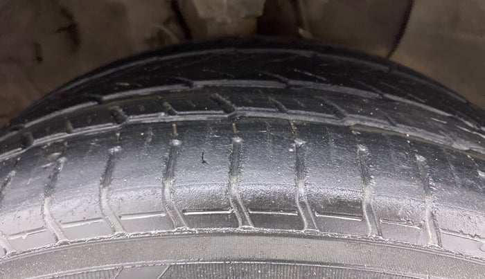 2016 Hyundai Elite i20 ASTA 1.2 (O), Petrol, Manual, 51,903 km, Right Front Tyre Tread