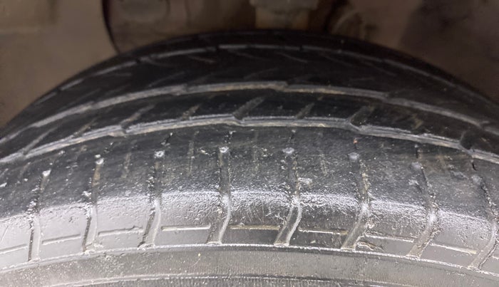 2016 Hyundai Elite i20 ASTA 1.2 (O), Petrol, Manual, 51,903 km, Left Front Tyre Tread