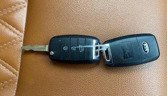 2020 KIA SONET HTK PLUS 1.5, Diesel, Manual, 78,518 km, Key Close Up