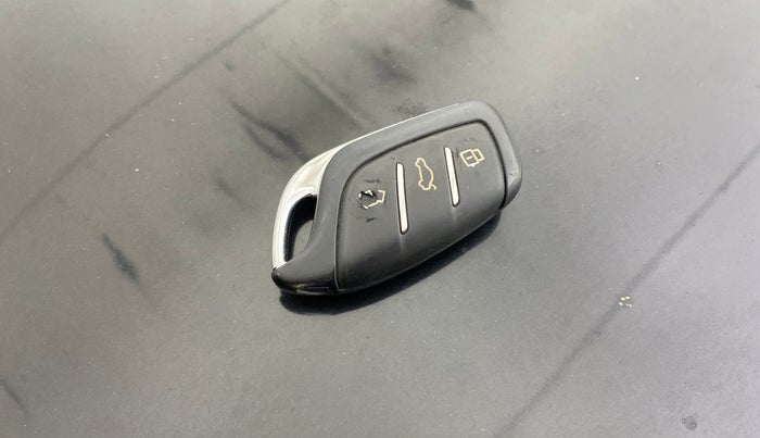 2023 MG ASTOR SHARP 1.5 CVT, Petrol, Automatic, 13,740 km, Key Close Up