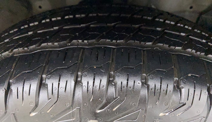 2014 Honda CRV 2.4 AT 4WD AVN, Petrol, Automatic, 1,03,683 km, Right Front Tyre Tread