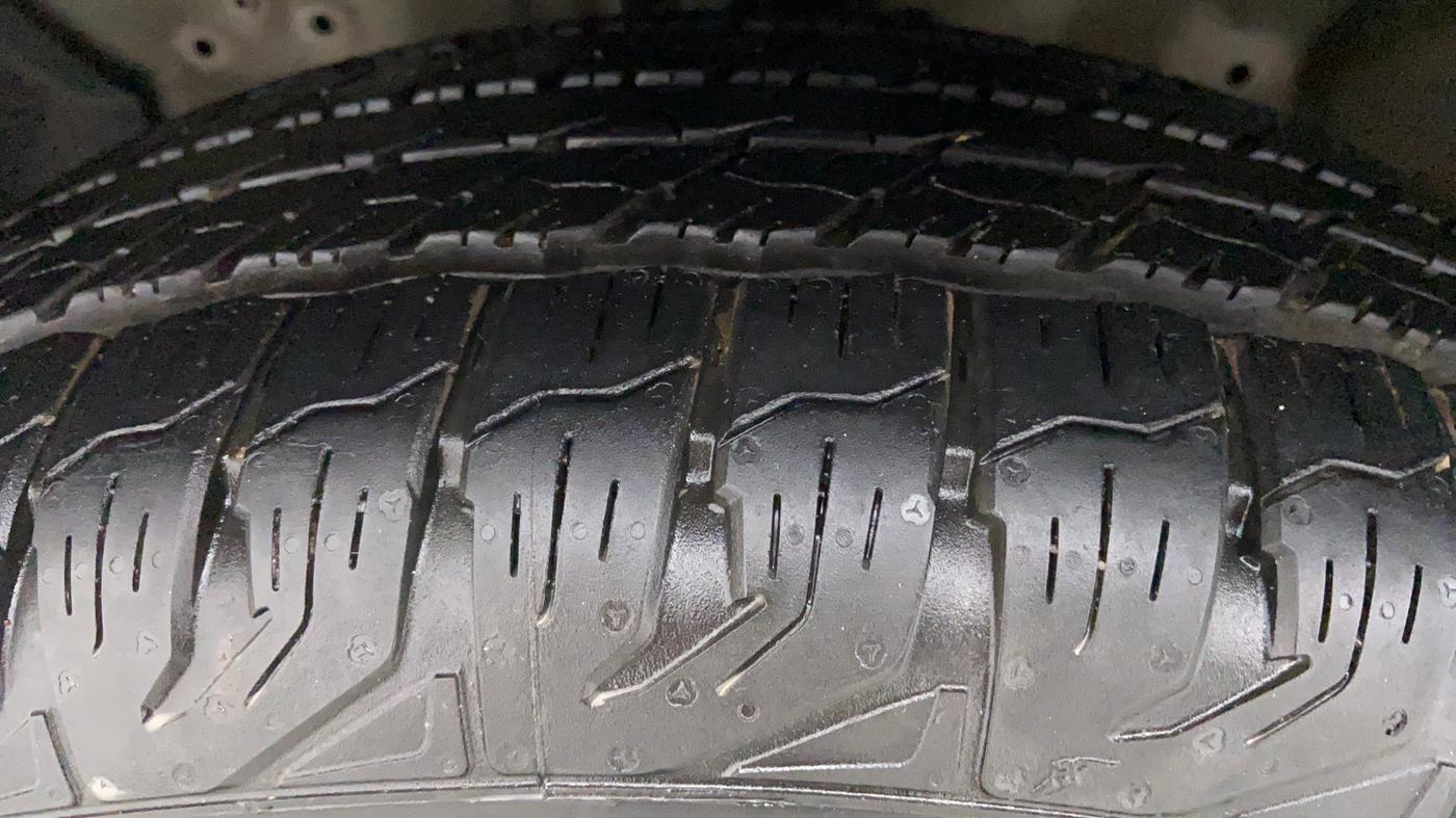 2014 Honda CRV 2.4 AT 4WD AVN, Petrol, Automatic, 1,03,683 km, Left Front Tyre Tread