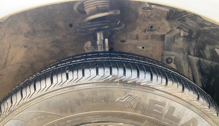 2014 Maruti Swift Dzire VXI, Petrol, Manual, 34,580 km, Right Front Tyre Tread