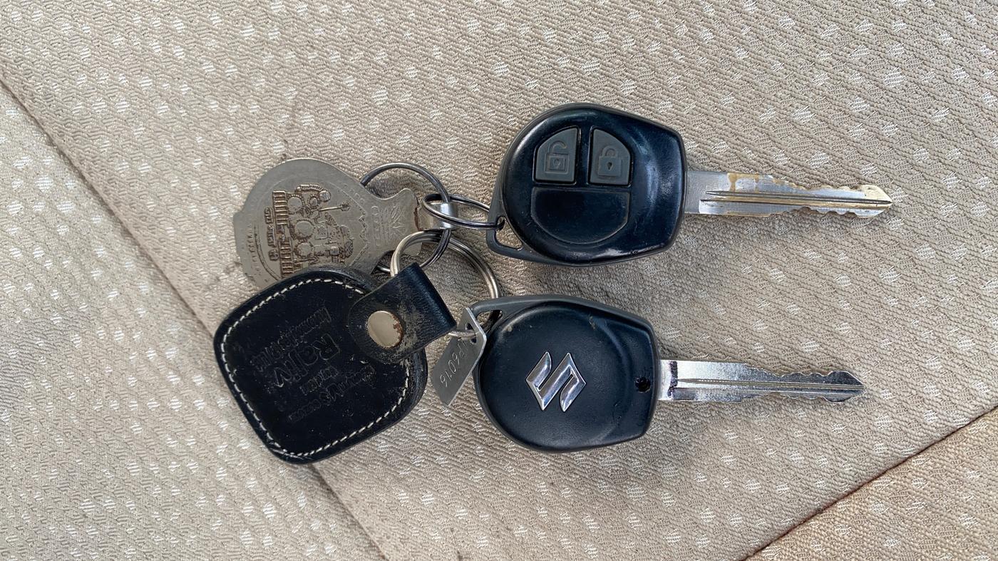 2014 Maruti Swift Dzire VXI, Petrol, Manual, 34,580 km, Key Close Up