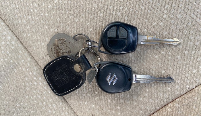 2014 Maruti Swift Dzire VXI, Petrol, Manual, 34,580 km, Key Close Up