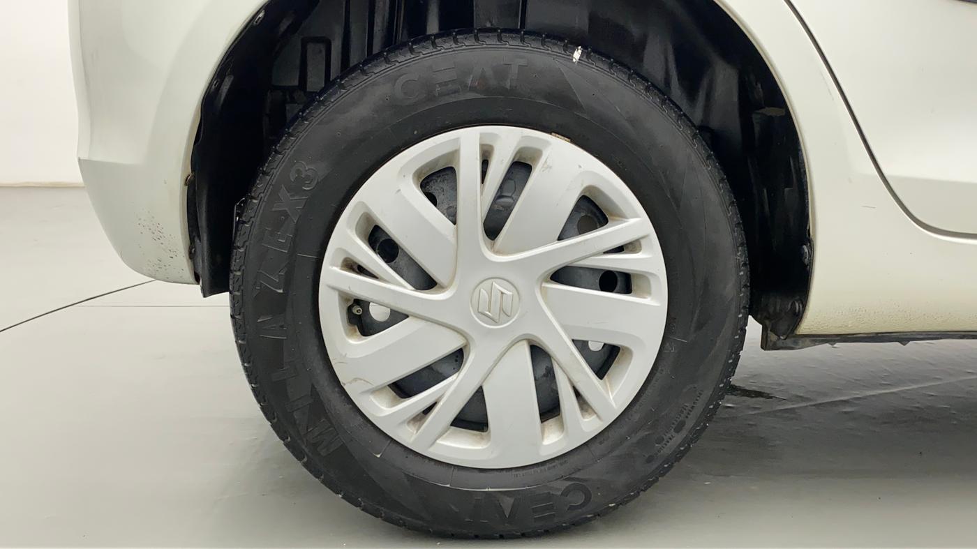 2015 Maruti Swift VXI, Petrol, Manual, 79,356 km, Right Rear Wheel
