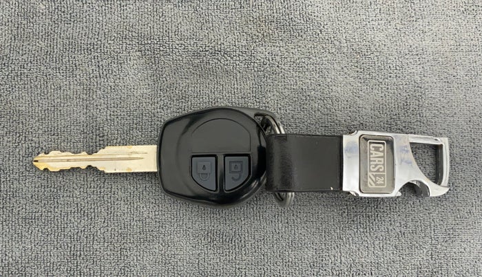 2015 Maruti Swift VXI, Petrol, Manual, 79,356 km, Key Close Up