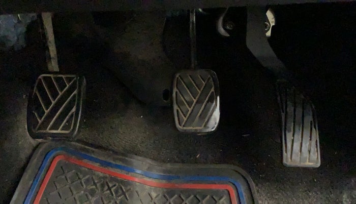 2015 Maruti Swift VXI, Petrol, Manual, 79,356 km, Pedals