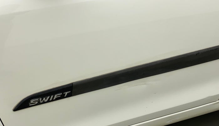 2015 Maruti Swift VXI, Petrol, Manual, 79,356 km, Front passenger door - Slightly dented