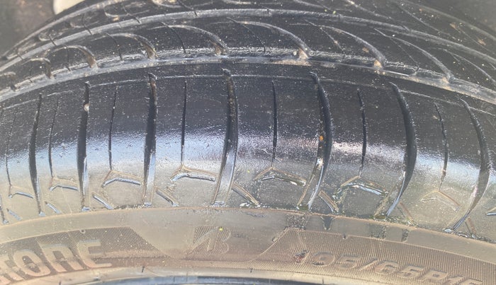 2016 Ford Ecosport AMBIENTE 1.5L PETROL, Petrol, Manual, 1,00,605 km, Left Rear Tyre Tread