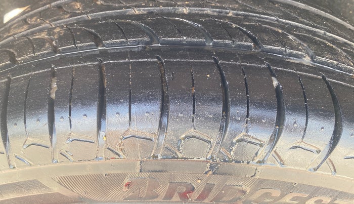 2016 Ford Ecosport AMBIENTE 1.5L PETROL, Petrol, Manual, 1,00,605 km, Right Rear Tyre Tread