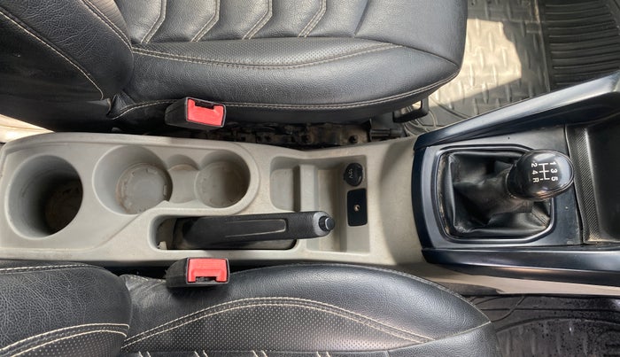 2016 Ford Ecosport AMBIENTE 1.5L PETROL, Petrol, Manual, 1,00,605 km, Gear Lever