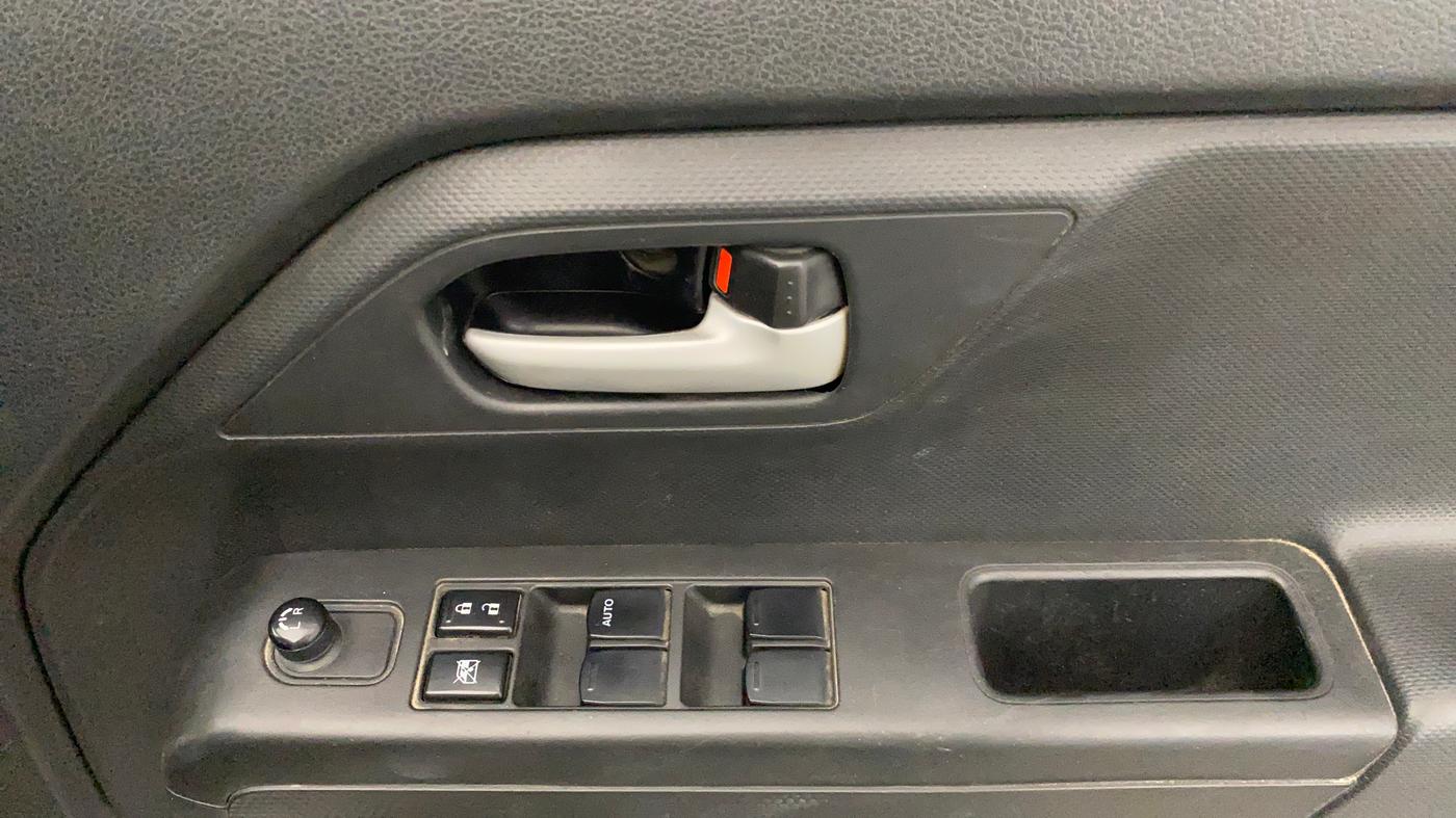 2021 Maruti New Wagon-R VXI 1.2, Petrol, Manual, 83,280 km, Driver Side Door Panels Control