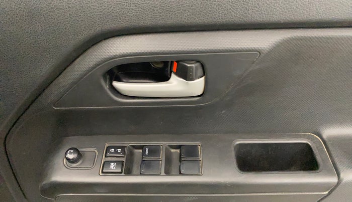 2021 Maruti New Wagon-R VXI 1.2, Petrol, Manual, 83,280 km, Driver Side Door Panels Control