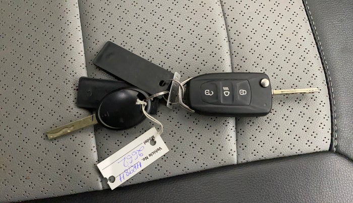2022 Tata Tiago XZ PLUS CNG, CNG, Manual, 7,074 km, Key Close Up