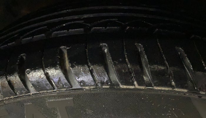 2014 Hyundai Grand i10 MAGNA 1.2 KAPPA VTVT, Petrol, Manual, 60,642 km, Left Front Tyre Tread