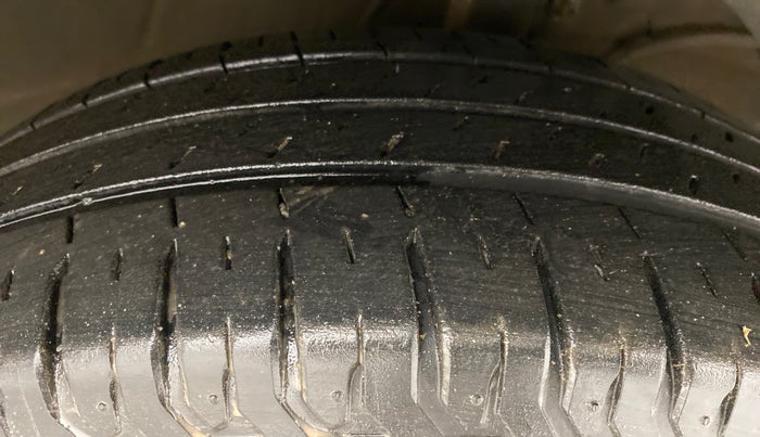 2021 Maruti Ertiga VXI SHVS, Petrol, Manual, 19,317 km, Right Front Tyre Tread