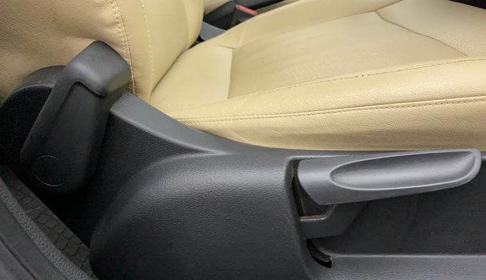 2018 Skoda Rapid AMBITION 1.5 TDI, Diesel, Manual, 48,296 km, Driver Side Adjustment Panel