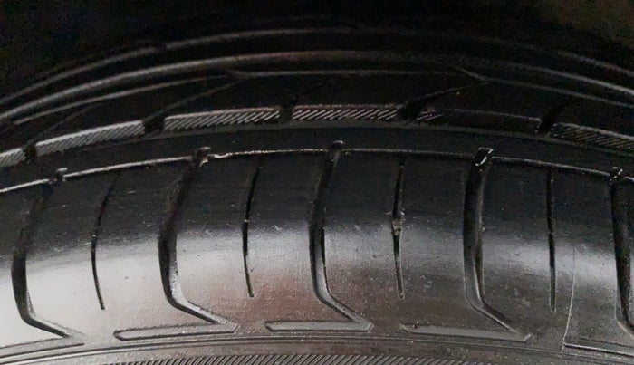 2018 Skoda Rapid AMBITION 1.5 TDI, Diesel, Manual, 48,296 km, Left Front Tyre Tread