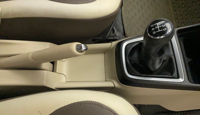 2017 Maruti Dzire VXI, Petrol, Manual, 15,118 km, Gear Lever