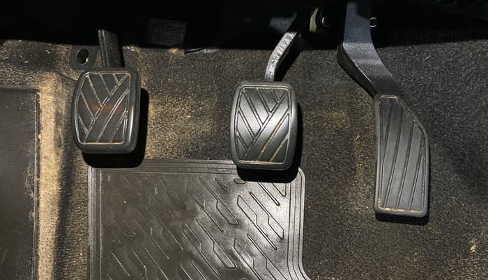 2017 Maruti Vitara Brezza ZDI PLUS, Diesel, Manual, 66,248 km, Pedals
