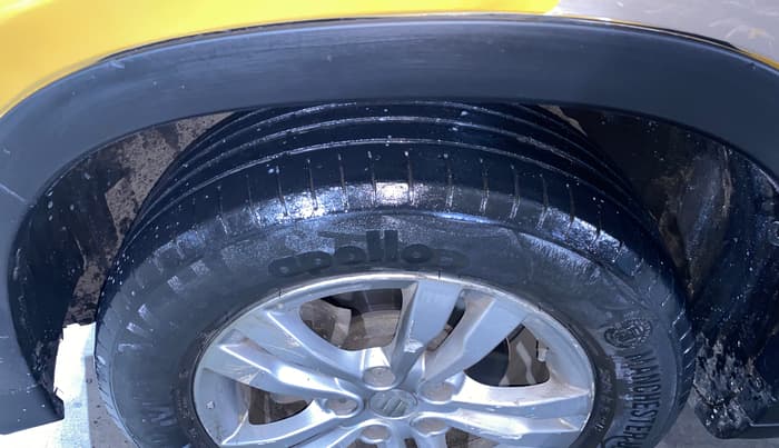 2017 Maruti Vitara Brezza ZDI PLUS, Diesel, Manual, 66,248 km, Left Front Tyre Tread