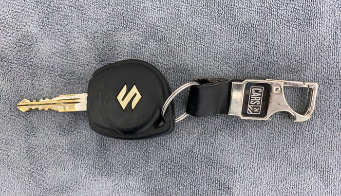 2017 Maruti Swift VXI D, Petrol, Manual, 58,704 km, Key Close-up