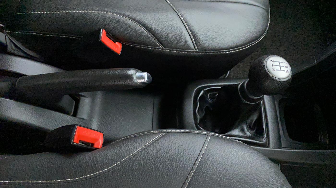 2017 Maruti Swift VXI D, Petrol, Manual, 58,704 km, Gear Lever