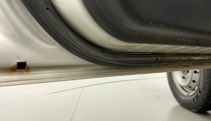 2010 Maruti Alto LXI, Petrol, Manual, 63,152 km, Front passenger door - Slight discoloration