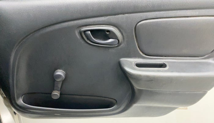 2010 Maruti Alto LXI, Petrol, Manual, 63,152 km, Driver Side Door Panels Control