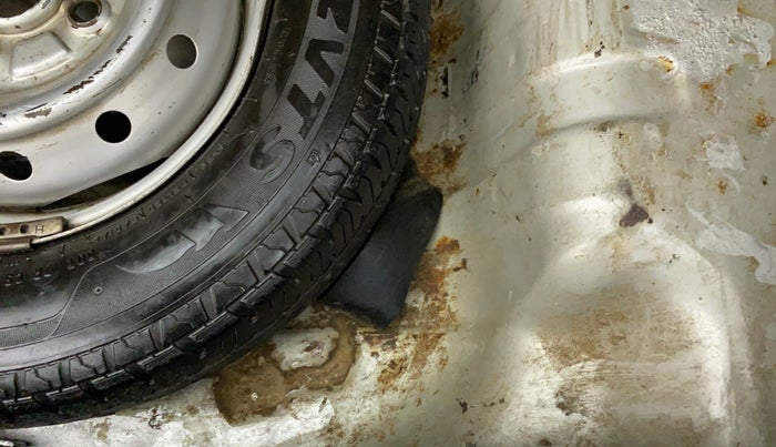 2010 Maruti Alto LXI, Petrol, Manual, 63,152 km, Boot floor - Slight discoloration