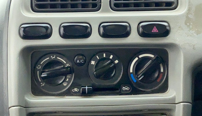 2010 Maruti Alto LXI, Petrol, Manual, 63,152 km, AC Unit - Directional switch has minor damage