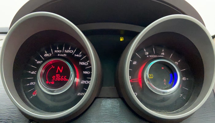 2015 Mahindra XUV500 W8 FWD, Diesel, Manual, 93,626 km, Odometer Image