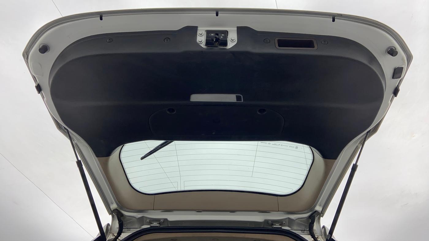 2015 Mahindra XUV500 W8 FWD, Diesel, Manual, 93,626 km, Boot Door Open