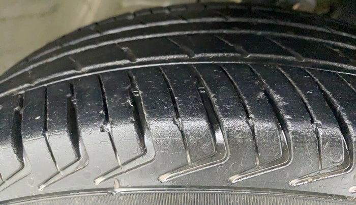 2021 Maruti New Wagon-R LXI CNG 1.0 L, CNG, Manual, 33,889 km, Right Front Tyre Tread