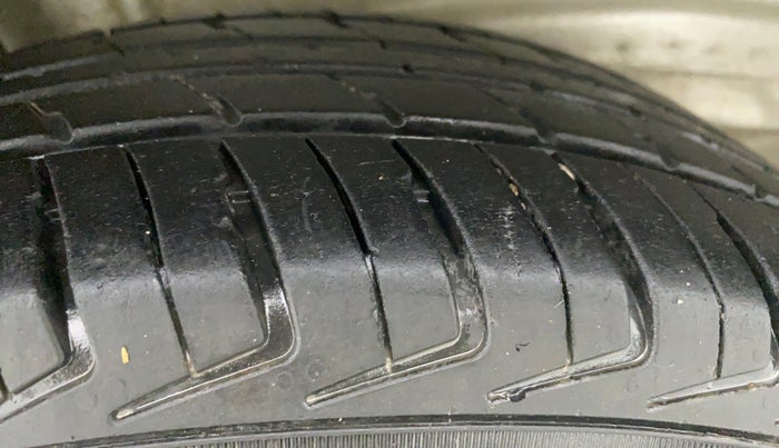2021 Maruti New Wagon-R LXI CNG 1.0 L, CNG, Manual, 33,889 km, Right Rear Tyre Tread