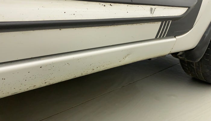2019 Maruti Swift VXI, Petrol, Manual, 30,281 km, Right running board - Slightly dented