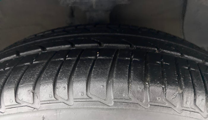 2014 Hyundai Xcent SX 1.2 OPT, Petrol, Manual, 63,875 km, Right Front Tyre Tread