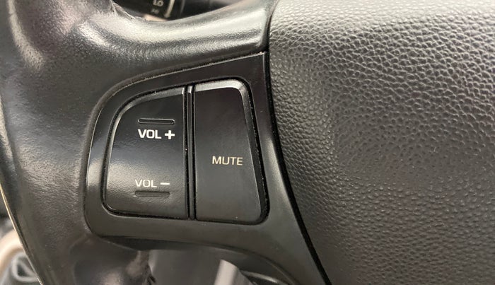2014 Hyundai Xcent SX 1.2 OPT, Petrol, Manual, 63,875 km, Steering wheel - Sound system control not functional